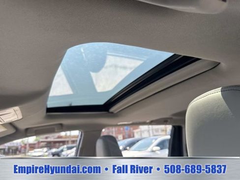 Used 2018 Toyota Highlander XLE AWD/4WD image 24