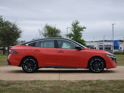 New 2026 Nissan Sentra SR w/ SR Premium Package FWD image 7