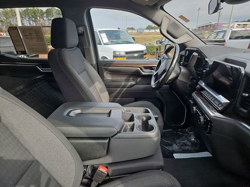 Used 2023 Chevrolet Silverado 1500 RST w/ Z71 Off-Road Package image 9