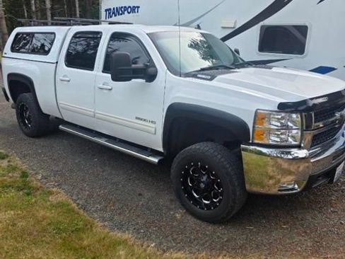 Used 2010 Chevrolet Silverado 2500 LTZ AWD/4WD image 3