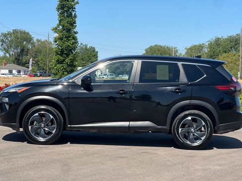 Used 2024 Nissan Rogue SV AWD/4WD image 7