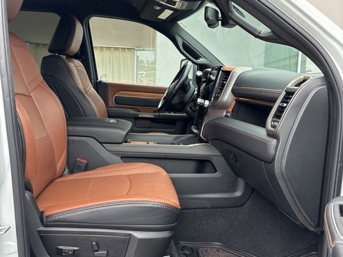 Used 2024 RAM 2500 Limited image 35