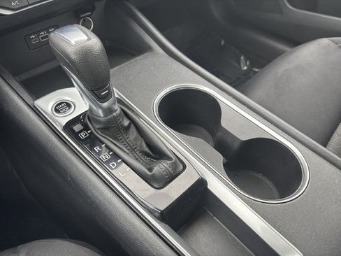 Used 2022 Nissan Altima 2.5 SV image 19