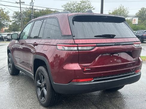 New 2025 Jeep Grand Cherokee Limited w/ Luxury Tech Group II image 8