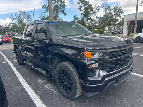 Used 2023 Chevrolet Silverado 1500 Custom RWD image 2