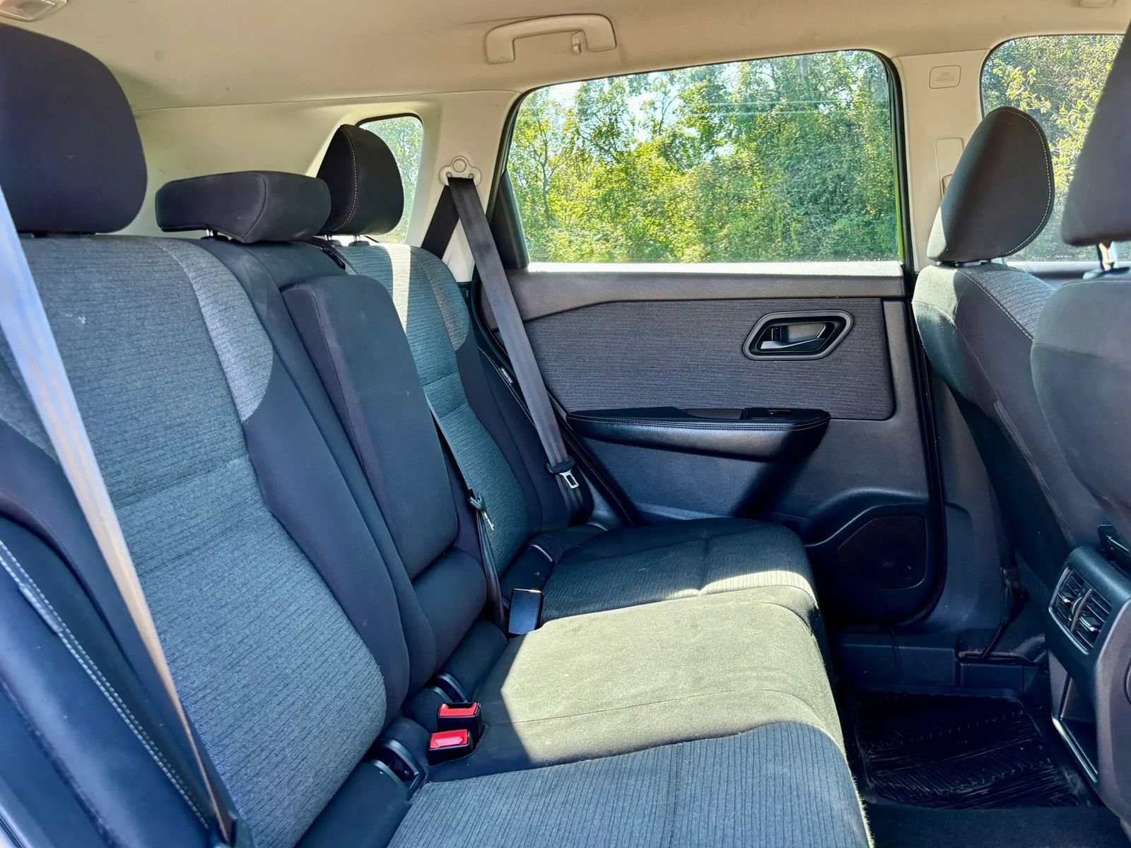 Used 2021 Nissan Rogue S FWD image 16