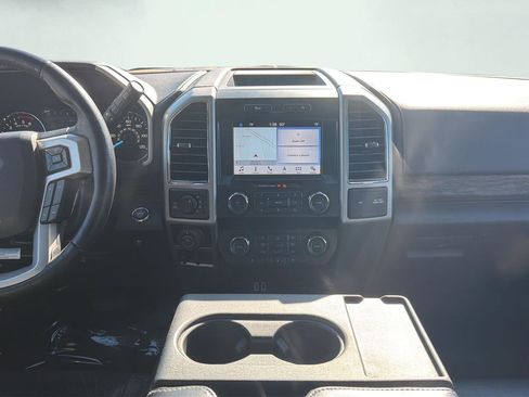 Used 2019 Ford F150 Lariat w/ Equipment Group 501A Mid image 10