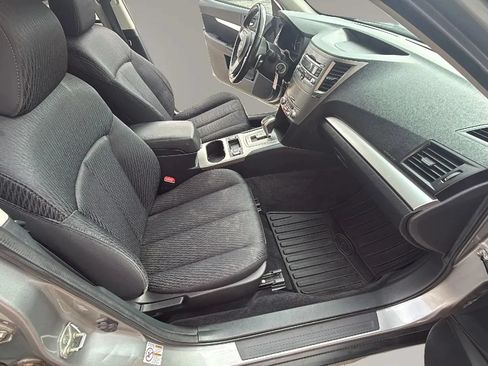 Used 2011 Subaru Outback 2.5i Premium w/ All-Weather Pkg AWD/4WD image 14