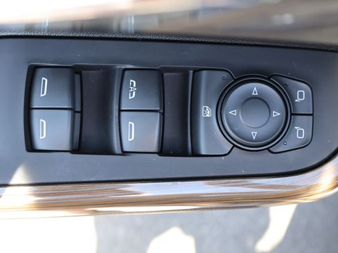 Used 2023 GMC Acadia SLE w/ Driver Convenience Package AWD/4WD image 25