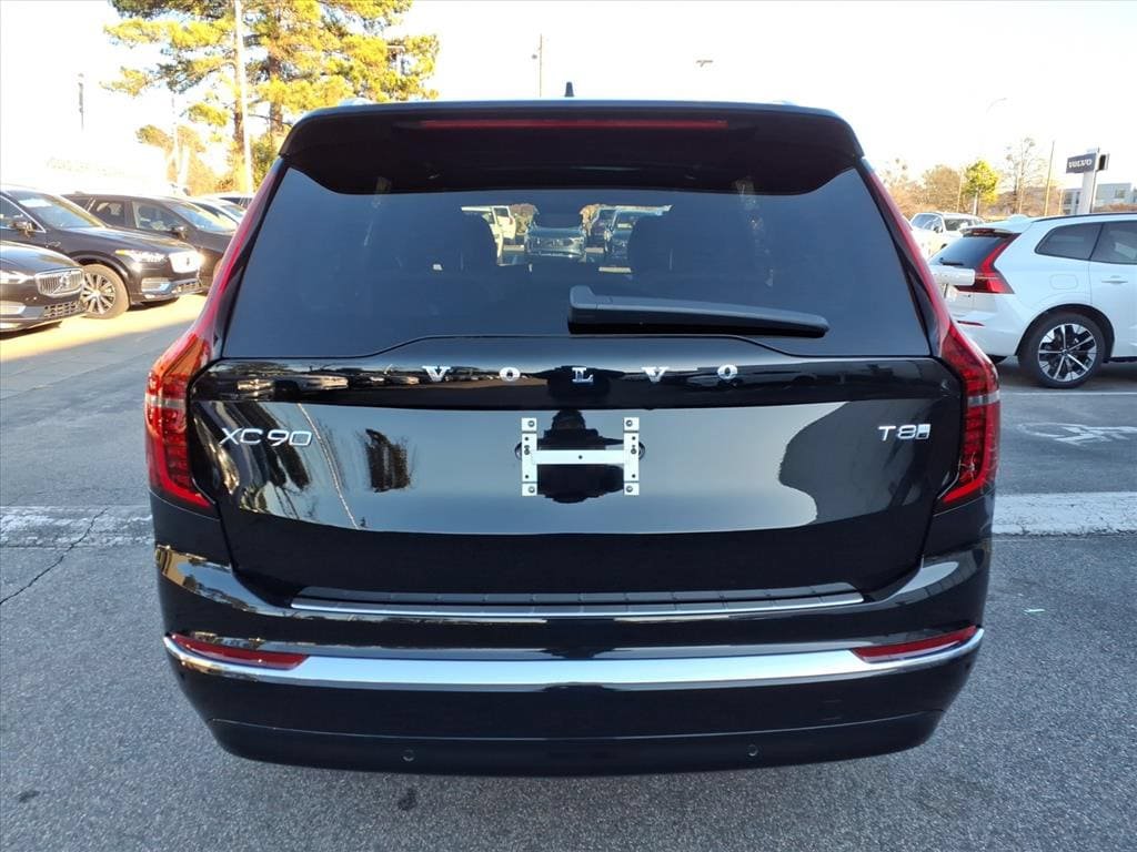 New 2026 Volvo XC90 T8 Plus w/ Protection Package Premier AWD/4WD image 4