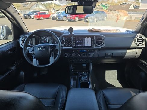 Certified 2022 Toyota Tacoma TRD Off-Road w/ TRD Premium Off Road Package AWD/4WD image 20