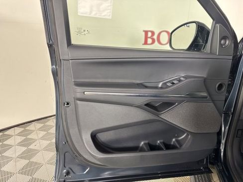 New 2025 Lincoln Navigator L Reserve w/ Jet Appearance Package image 16