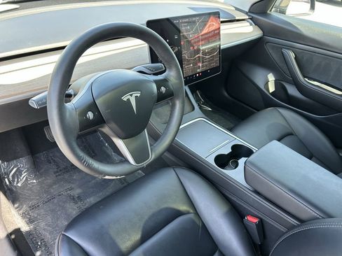 Used 2021 Tesla Model 3 Standard Range Plus image 23