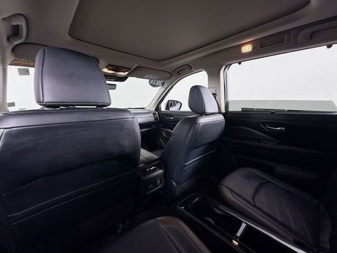 Certified 2024 Nissan Pathfinder Platinum image 10