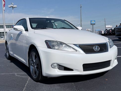 Used 2010 Lexus IS 250C image 2