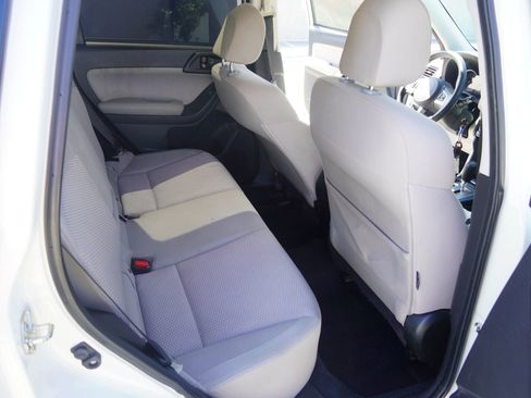 Used 2017 Subaru Forester 2.5i Premium w/ All-Weather Package image 15