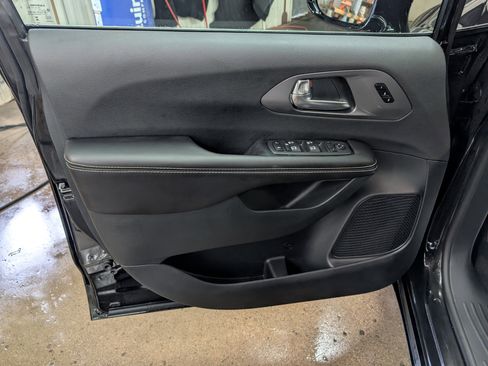 New 2026 Chrysler Pacifica Select image 14