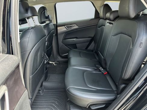 Used 2024 Kia Sportage EX image 13
