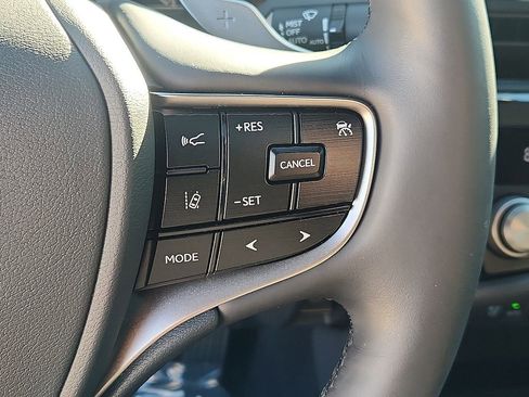 Used 2025 Lexus ES 350 w/ Premium Package image 23