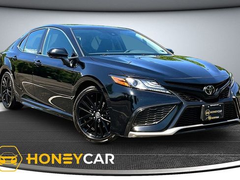 Used 2024 Toyota Camry XSE FWD image 1