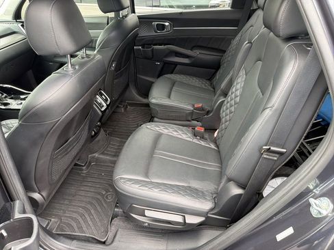 Used 2023 Kia Sorento SX image 10