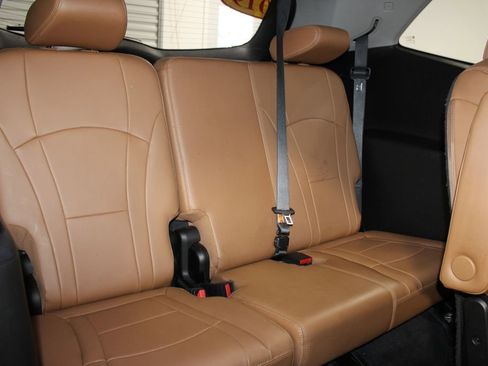 Used 2019 Buick Enclave Essence w/ LPO, Luxury Package image 31