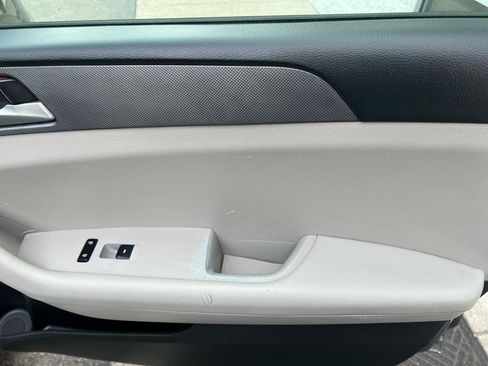Used 2019 Hyundai Sonata SE FWD image 17