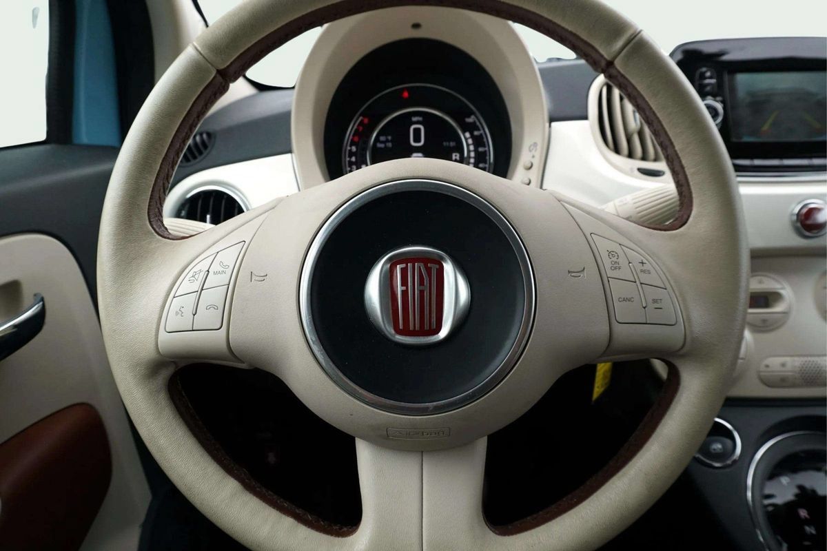 Used 2019 FIAT 500 Lounge FWD image 23
