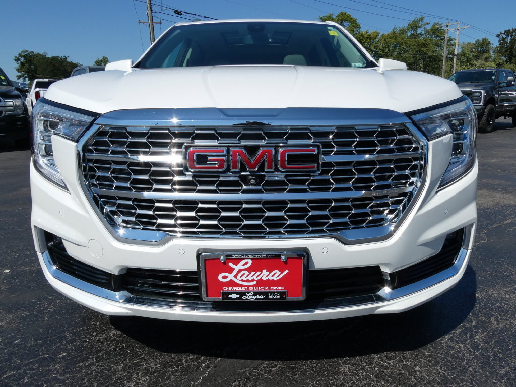 Certified 2024 GMC Terrain Denali w/ Denali Premium Package AWD/4WD image 10