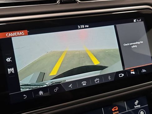 Used 2020 Land Rover Range Rover HSE image 23