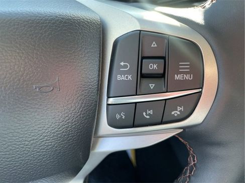 New 2025 Ford Explorer Active image 21