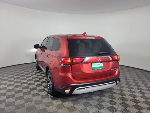 Used 2019 Mitsubishi Outlander ES FWD image 5