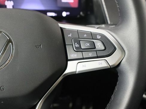 Used 2025 Volkswagen Atlas Peak Edition SE image 35