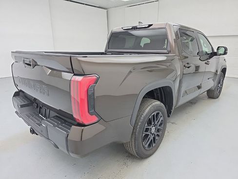 Used 2024 Toyota Tundra Limited AWD/4WD image 11