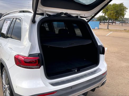 Used 2022 Mercedes-Benz GLB 35 AMG 4MATIC image 18