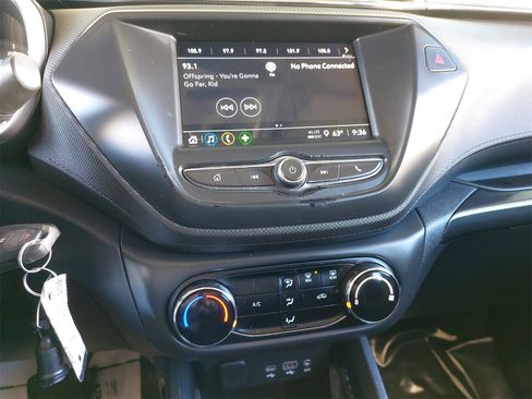 Used 2021 Chevrolet TrailBlazer LS image 19