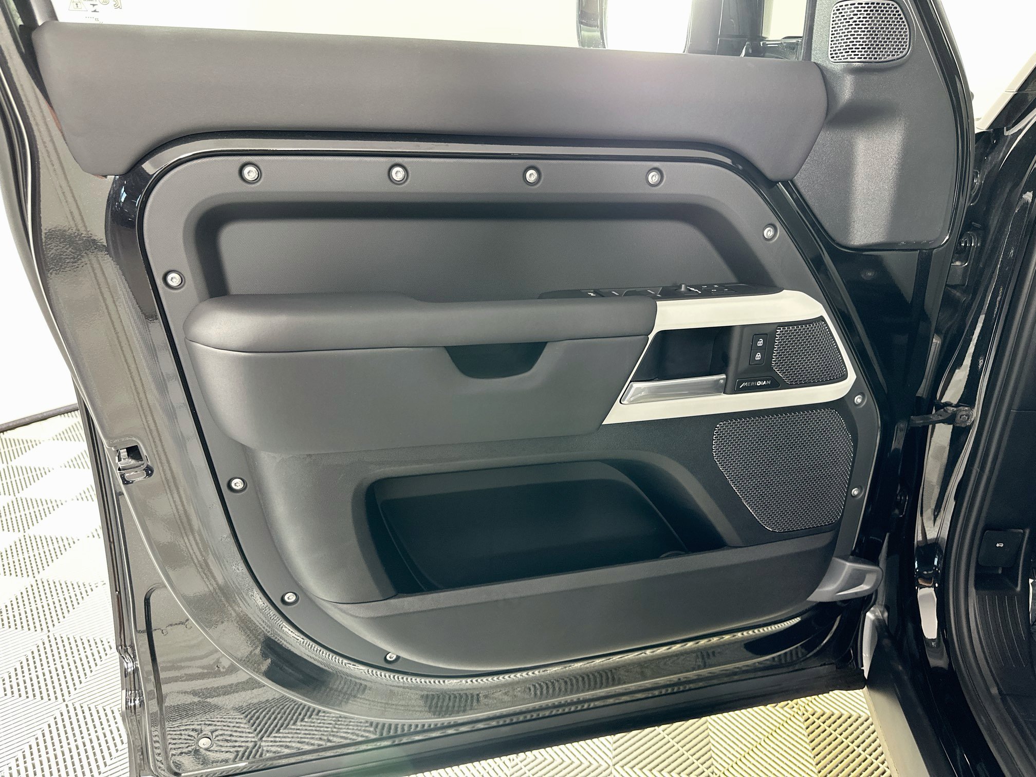 Certified 2024 Land Rover Defender 110 S AWD/4WD image 15