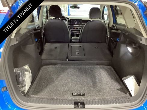 Used 2025 Volkswagen Taos SE AWD/4WD image 15