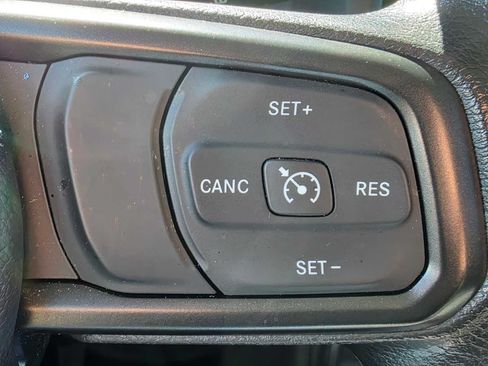 Used 2025 Jeep Gladiator Mojave AWD/4WD image 32