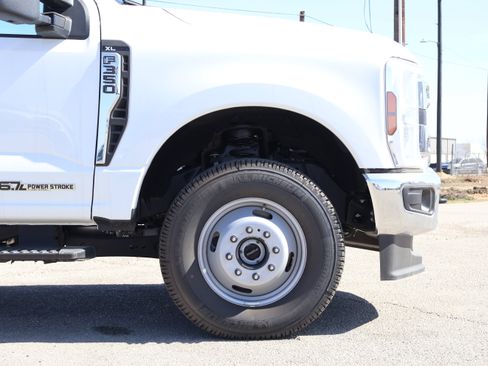 New 2025 Ford F350 XL w/ XL Chrome Package image 14