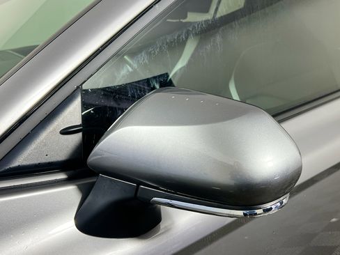 Used 2025 Toyota Camry SE image 12