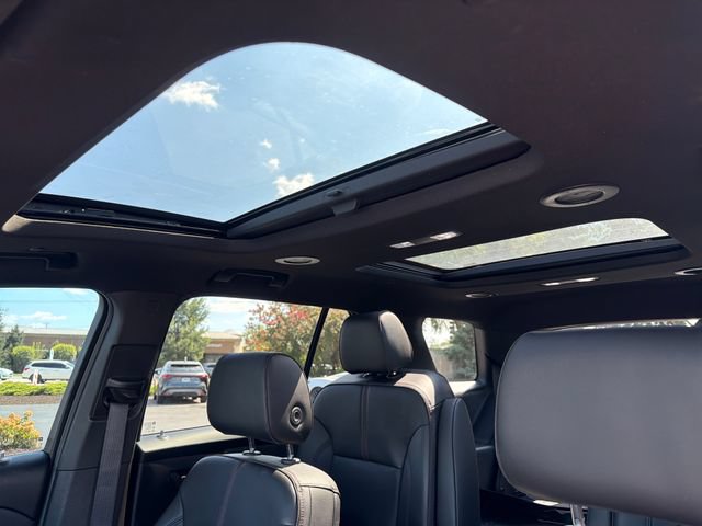 Certified 2023 Chevrolet Traverse RS w/ LPO, Floor Liner Package AWD/4WD image 22