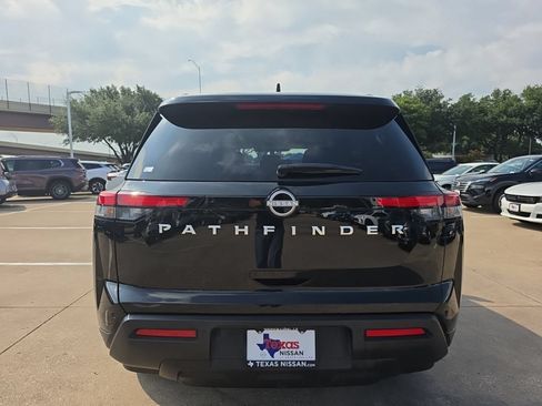 Used 2025 Nissan Pathfinder SV FWD image 5