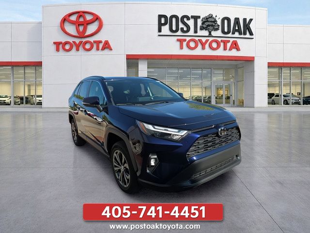 Used 2025 Toyota RAV4 XLE Premium AWD/4WD image 9