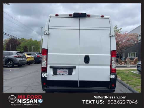 Used 2025 RAM ProMaster 2500 w/ Convenience Group FWD image 4