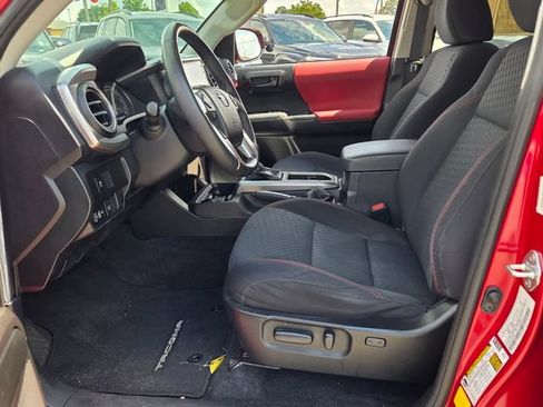 Used 2021 Toyota Tacoma SR5 RWD image 5
