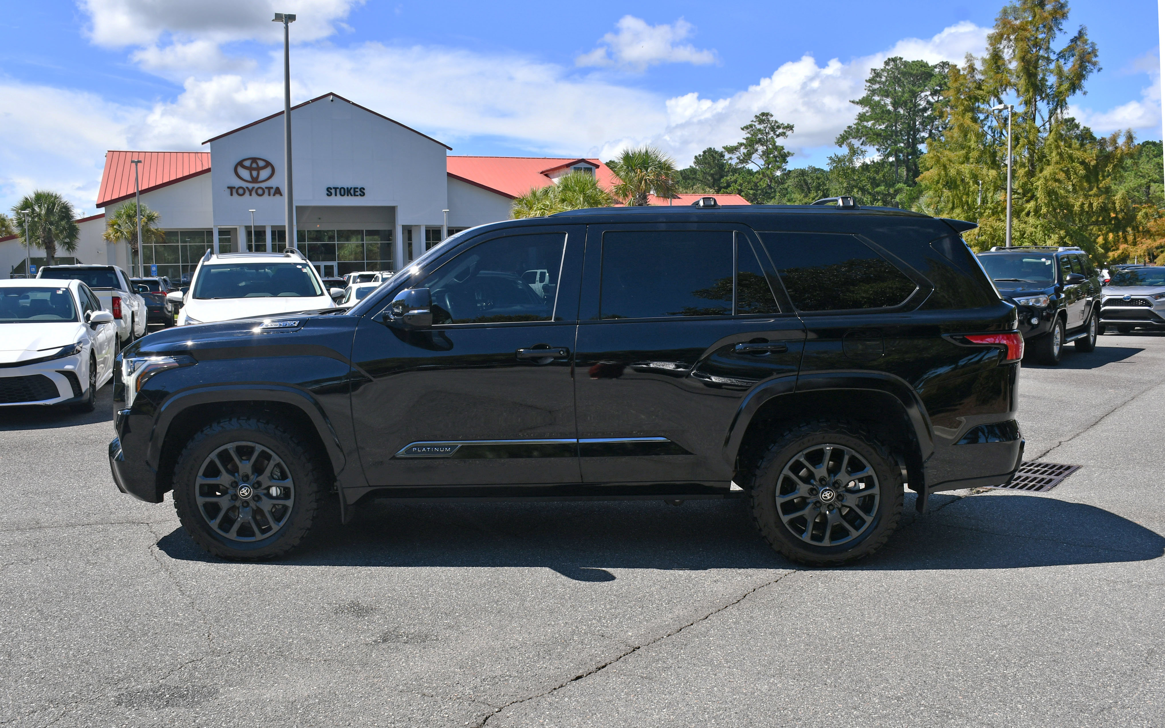 Certified 2025 Toyota Sequoia Platinum AWD/4WD image 2