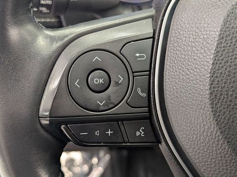 Used 2022 Toyota RAV4 XLE Premium image 13