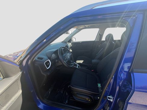 Used 2024 Hyundai Venue Limited image 19