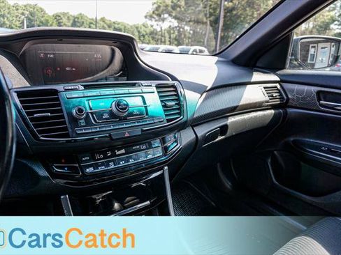 Used 2017 Honda Accord Sport image 26